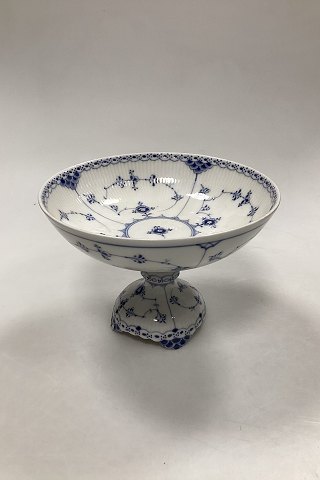 Royal Copenhagen Blue Fluted Halflace bowl on high511792    No.513