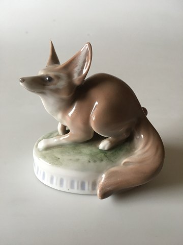 Royal Copenhagen Figurine Fox on Base No 947/557