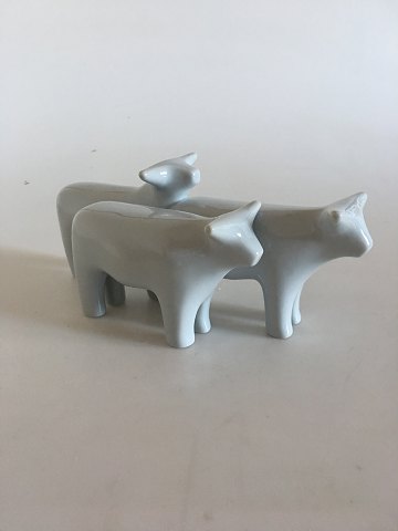 Bing and Grondahl Figurine of White Cows No 4206