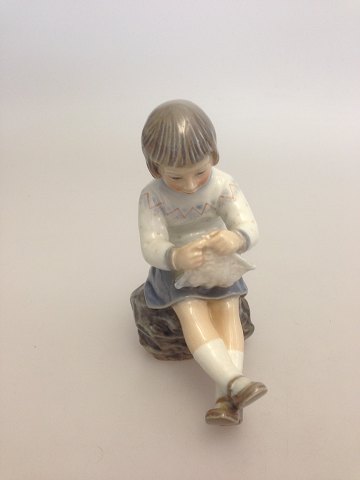 Dahl Jensen Figurine of Girl Knitting No 1097