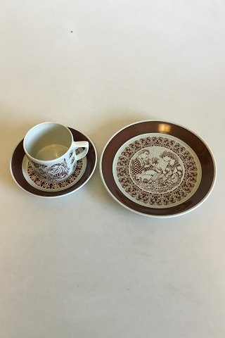 Bjorn Wiinblad, Nymolle May Month Cup No 3513, Saucer and Cake Plate No 3520