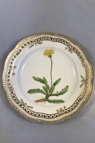 Royal Copenhagen Flora Danica Dinner Plate with pierced border No 3553