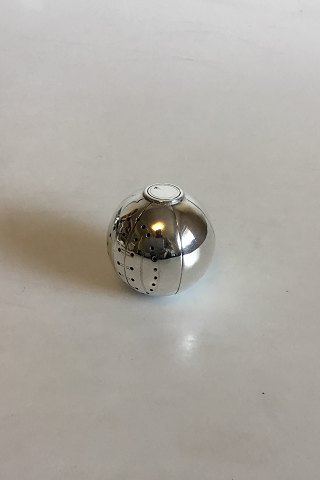 English / American Silver Tea infuser formed as a rygby or Football