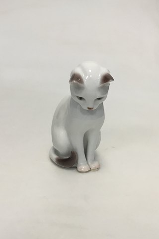 Bing & Grondahl Figurine of Cat No 2453