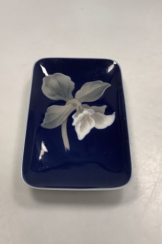Royal Copenhagen Dark Blue Square dish with flowers Nno. 2835 / 861
