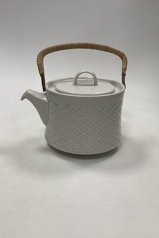 Bing & Grondahl/Kronjyden White Cordial Tea Pot No 656
