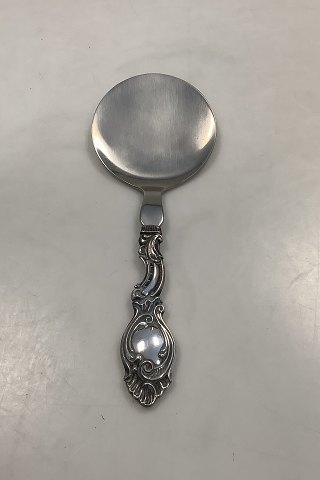 Round Cake Server in Silver / Steel with ornamentation