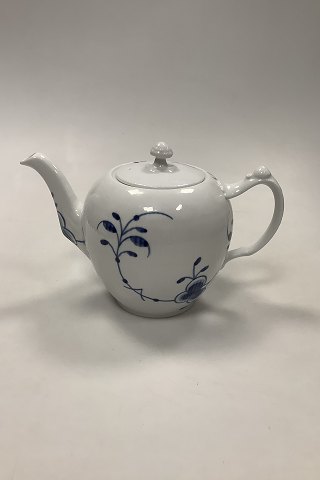 Royal Copenhagen Blue Fluted Mega Tea Pot No. 143