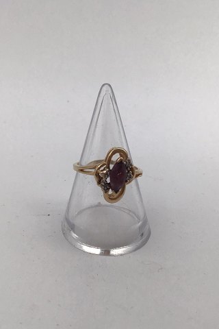 14K Gold Ring with Amethyst and Diamonds