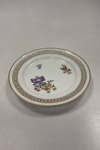 Bing and Grøndahl Early Pierced plate with flowers 3