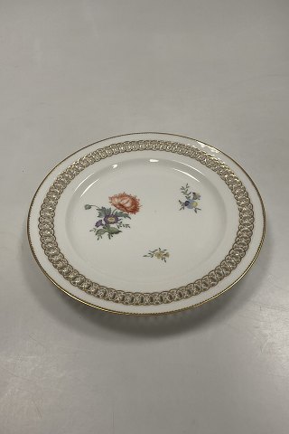 Bing and Grøndahl Early Pierced plate with flowers 2