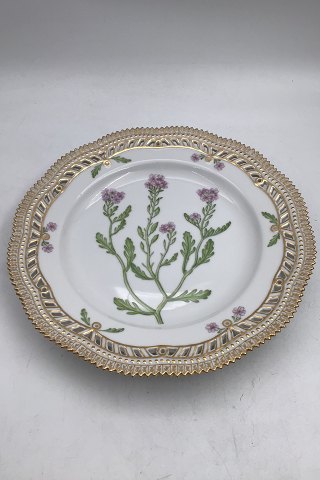 Royal Copenhagen Flora Danica Plate with pierced border No 20/3553 / 637