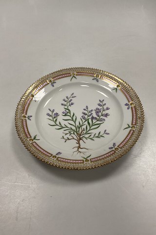 Royal Copenhagen Flora Danica Lunch Plate No 20/3550