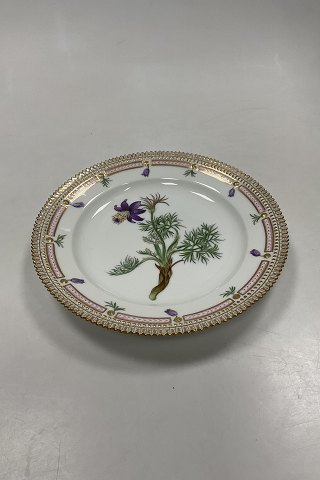 Royal Copenhagen Flora Danica Lunch Plate No 20/3550