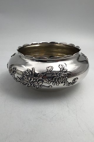 Antique Chinese Sterling Silver Bowl (Luen Wo, Shanghai) Chrysantemum floral 
decor