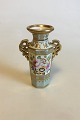 Beautifull little english vase with gold and flowers