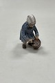 Dahl Jensen Figurine Girl with Spade and bucket No. 1151